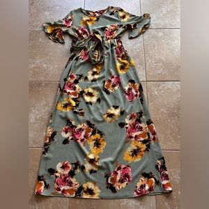 Polagram Floral Women’s Long Dress, Bell Sleeves w/Belt - Size M